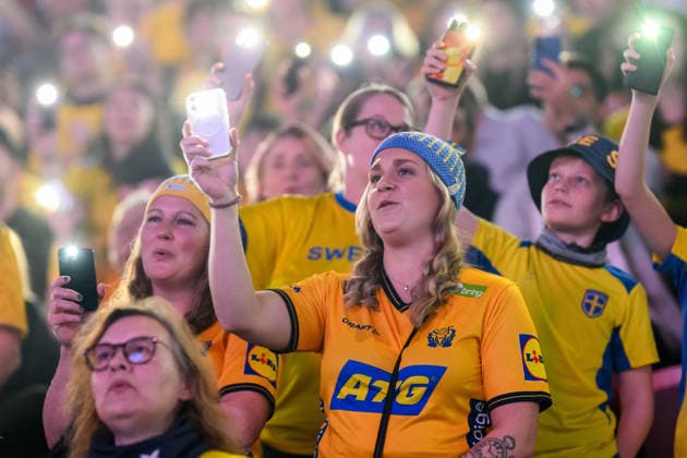 260119 Fans of Sweden ahead of the EHF European Handball Championship preliminary round match between Georgia and Sweden on January 19, 2026 in Malmö Photo Petter Arvidson BILDBYRAN kod PA PA1125 handball handball handball handballs em 2026 georgia sverige sweden ehf european handball championship georgia bbeng publik  Copyright: PETTERxARVIDSON BB260119PA105