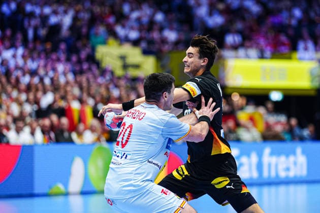 Abel Serdio Spain, 20 , Julian Koester Germany, 18 DEN, Germany vs Spain, Handball, EHF European Championship 2026, Group A, Matchday 3, 19 01 2026 DEN, Germany vs Spain, Handball, EHF European Championship 2026, Group A, Matchday 3, 19 01 2026 Herning Copyright: xEibner-Pressefoto MarcelxvonxFehrnx EP_MFN