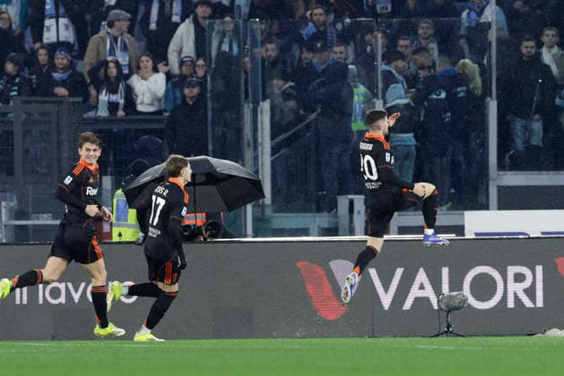 Serie A football match SS Lazio vs Como Como™s Croatian midfielder Martin Baturina celebrates after scoring a goal of 1-0 during the Serie A football match SS Lazio vs Como at Olimpico Stadium on January 19, 2026, in Rome. _BPH6413 Copyright: xAntonioxBalascox