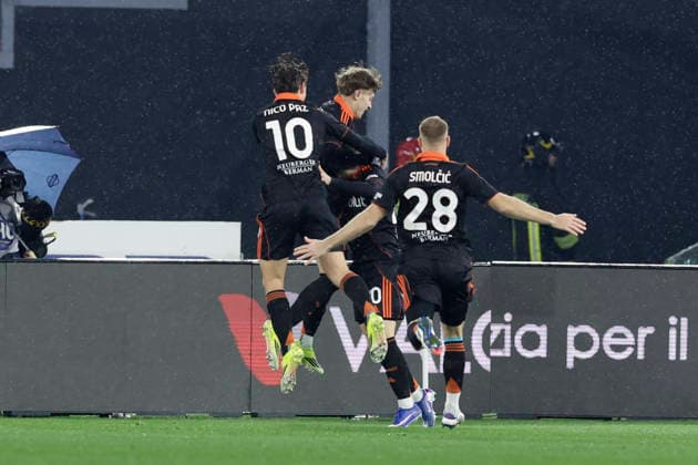 Serie A football match SS Lazio vs Como Como™s Croatian midfielder Martin Baturina celebrates after scoring a goal of 1-0 during the Serie A football match SS Lazio vs Como at Olimpico Stadium on January 19, 2026, in Rome. _BPH6468 Copyright: xAntonioxBalascox