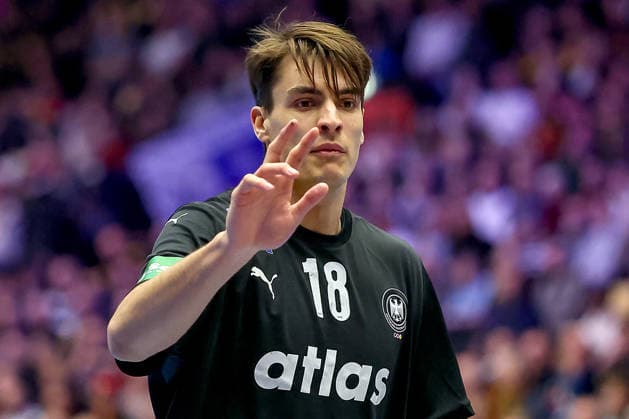 19 01 2026, Handball, Men s EHF EURO 2026, Germany Spain, Jyske Bank Boxen in Herning, Denmark, Preliminary Round Julian Köster Germany 18 gesticulating on the pitch Denmark