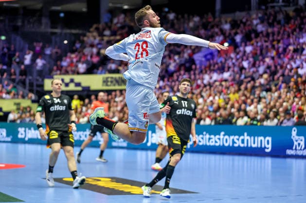 19 01 2026, Handball, Men s EHF EURO 2026, Germany Spain, Jyske Bank Boxen in Herning, Denmark, Preliminary Round Aleix Gomez Abello Espania 28 Denmark