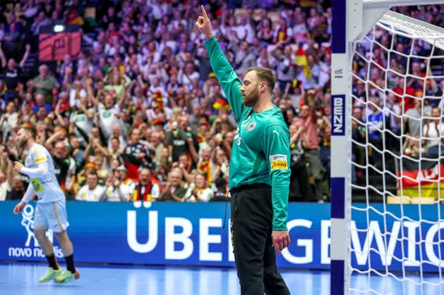 19 01 2026, Handball, Men s EHF EURO 2026, Germany Spain, Jyske Bank Boxen in Herning, Denmark, Preliminary Round Andreas Wolff Germany 33 cheering Denmark