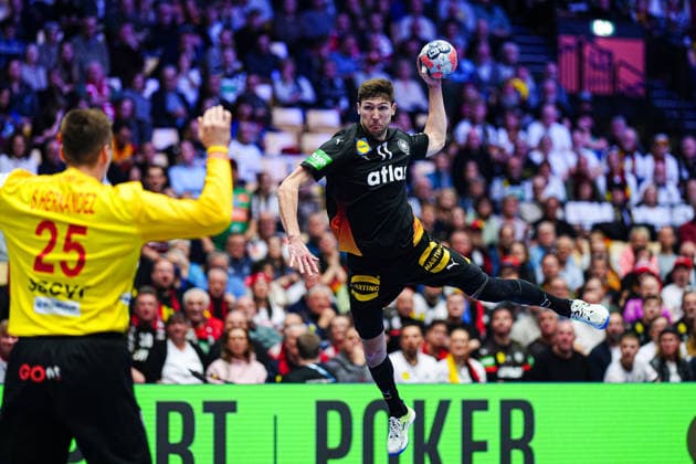 Throw Goal Lukas Zerbe Germany, 17 DEN, Germany vs Spain, Handball, EHF European Championship 2026, Group A, Matchday 3, 19 01 2026 DEN, Germany vs Spain, Handball, EHF European Championship 2026, Group A, Matchday 3, 19 01 2026 Herning Copyright: xEibner-Pressefoto MarcelxvonxFehrnx EP_MFN
