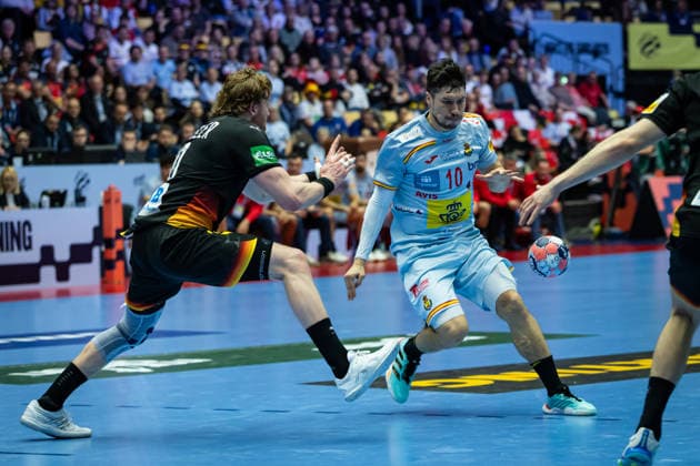 HERNING, DENMARK - JANUARY 19: Alex Dujshebaev Dovichebaev (Spain, 10) in attack during the EHF EURO 2026 match between Germany vs Spain at Jyske Bank Boxen Arena on matchday 3 of the Group Matches Group A on January 19, 2026 in Herning, Denmark. Midtjylland Denmark Copyright: xMarioxM.xKobergx