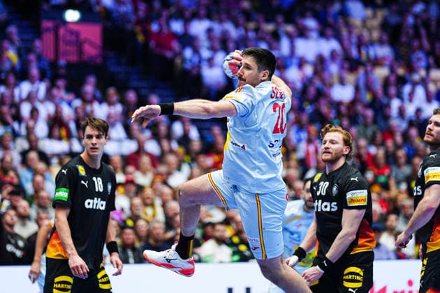 Throw Goal Abel Serdio Spain, 20 DEN, Germany vs Spain, Handball, EHF European Championship 2026, Group A, Matchday 3, 19 01 2026 DEN, Germany vs Spain, Handball, EHF European Championship 2026, Group A, Matchday 3, 19 01 2026 Herning Copyright: xEibner-Pressefoto MarcelxvonxFehrnx EP_MFN