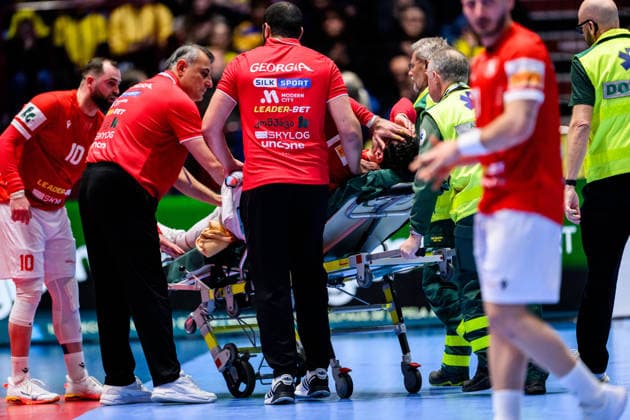 260119 Erekle Arsenashvili of Georgia in pain during the EHF European Handball Championship preliminary round match between Georgia and Sweden on January 19, 2026 in Malmö Photo Petter Arvidson BILDBYRAN kod PA PA1125 handball handball handball handballs em 2026 georgien sverige sweden ehf european handball championship georgia bbeng skada  Copyright: PETTERxARVIDSON BB260119PA214
