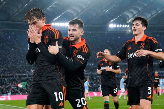 Nico Paz of Como 1907 celebrates with Martin Baturina after scoring the goal of 0-2 during the Serie A 2025 2026 football match between SS Lazio and Como 1907 at Stadio Olimpico in Rome (Italy), January 19, 2026. AntoniettaxBaldassarre