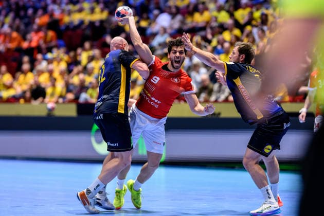 260119 Giorgi Areshidze of Georgia against Oscar Bergendahl and Albin Lagergren of Sweden during the EHF European Handball Championship preliminary round match between Georgia and Sweden on January 19, 2026 in Malmö Photo Petter Arvidson BILDBYRAN kod PA PA1125 handball handball handball handballs em 2026 georgien sverige sweden ehf european handball championship georgia bbeng  Copyright: PETTERxARVIDSON BB260119PA215