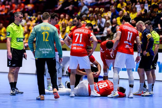 260119 Erekle Arsenashvili of Georgia in pain during the EHF European Handball Championship preliminary round match between Georgia and Sweden on January 19, 2026 in Malmö Photo Petter Arvidson BILDBYRAN kod PA PA1125 handball handball handball handballs em 2026 georgien sverige sweden ehf european handball championship georgia bbeng skada  Copyright: PETTERxARVIDSON BB260119PA218