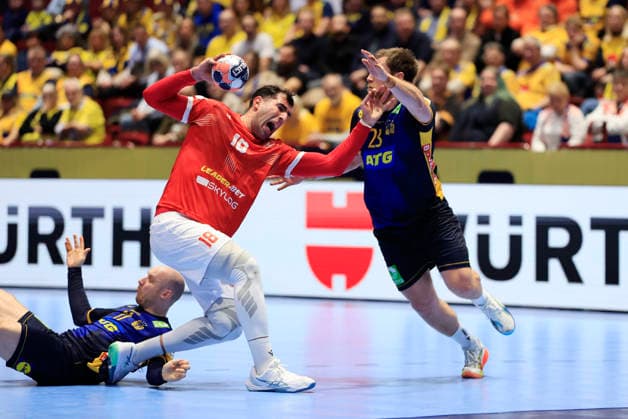 MALMÖ, SWEDEN 20260119 Georgias Erekle Arsenashvili and Swedens Albin Lagergren during the European Handball Championship Group E match between Georgia and Sweden in Malmö Arena, Malmö, Sweden, January 19, 2026 MALMÖ SWEDEN x10600x  Copyright: xAndreasxHillergren TTx HANDBOLLS-EM 2026 GEORGIEN - SVERIGE