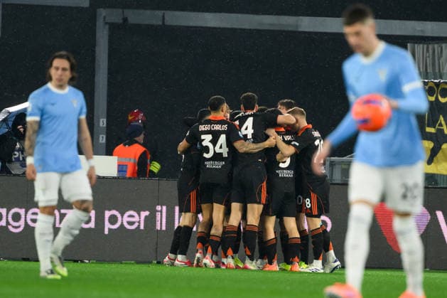Martin Baturina of Como 1907 celebrates with team mates after scoring the goal of 0-1 during the Serie A 2025 2026 football match between SS Lazio and Como 1907 at Stadio Olimpico in Rome (Italy), January 19, 2026. AndreaxStaccioli