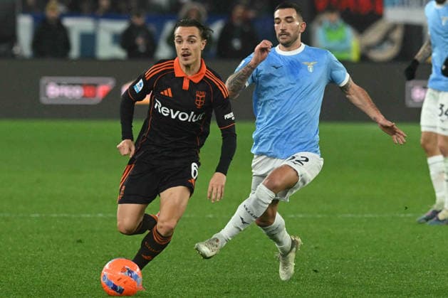 Maxence Caqueret of Como 1907 +c6 2+ during the Serie A Enilive match between SS Lazio vs Como 1907 at Olimpico stadium  Copyright: xAgostinoxGemito IPAxSportx xipa-agency.netx xx IPA_70302743 IPA_Agency_IPA70302743