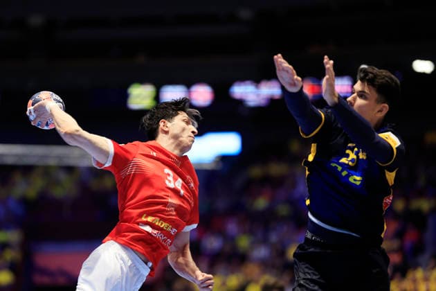 MALMÖ, SWEDEN 20260119 Georgias Miriani Gavashelishvili and Swedens Nikola RoganoviÄ‡ during the European Handball Championship Group E match between Georgia and Sweden in Malmö Arena, Malmö, Sweden, January 19, 2026 MALMÖ SWEDEN x10600x  Copyright: xAndreasxHillergren TTx HANDBOLLS-EM 2026 GEORGIEN - SVERIGE