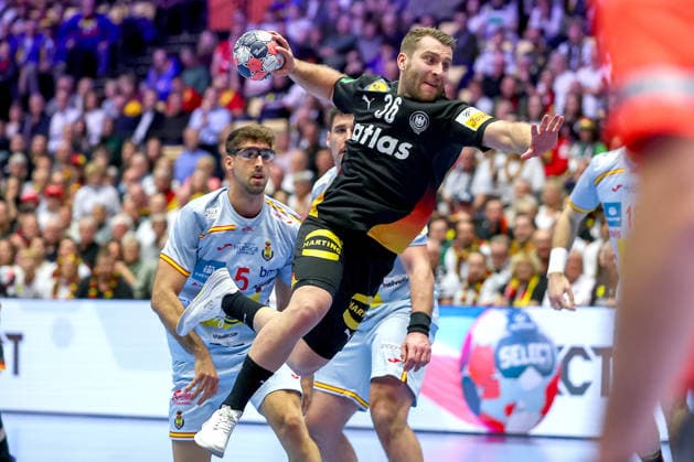 19 01 2026, Handball, Men s EHF EURO 2026, Germany Spain, Jyske Bank Boxen in Herning, Denmark, Preliminary Round Lukas Mertens Germany 36 Denmark