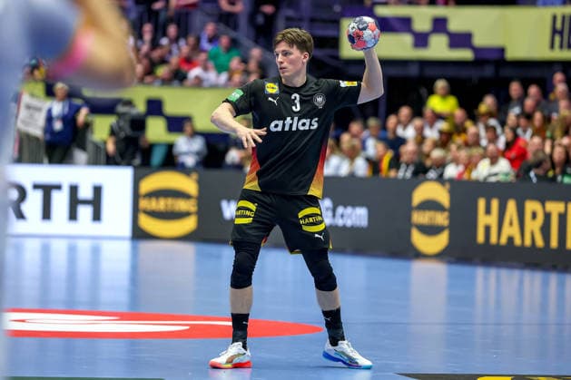 19 01 2026, Handball, Men s EHF EURO 2026, Germany Spain, Jyske Bank Boxen in Herning, Denmark, Preliminary Round Nils Lichtlein Germany 03 Denmark