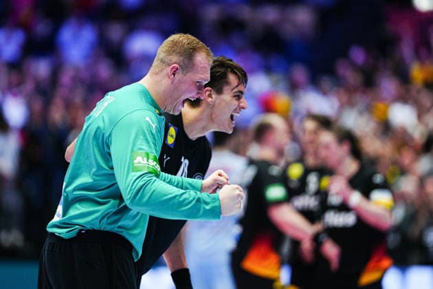 Julian Koester Germany, 18 and David Spaeth Germany, 01 cheers after victory End of match DEN, Germany vs Spain, Handball, EHF European Championship 2026, Group A, Matchday 3, 19 01 2026 DEN, Germany vs Spain, Handball, EHF European Championship 2026, Group A, Matchday 3, 19 01 2026 Herning Copyright: xEibner-Pressefoto MarcelxvonxFehrnx EP_MFN