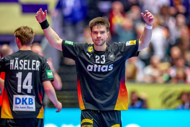 19 01 2026, Handball, Men s EHF EURO 2026, Germany Spain, Jyske Bank Boxing in Herning, Denmark, Preliminary Round Germany is in the main round after beating Spain Renars Uscins Germany 23 cheering Denmark