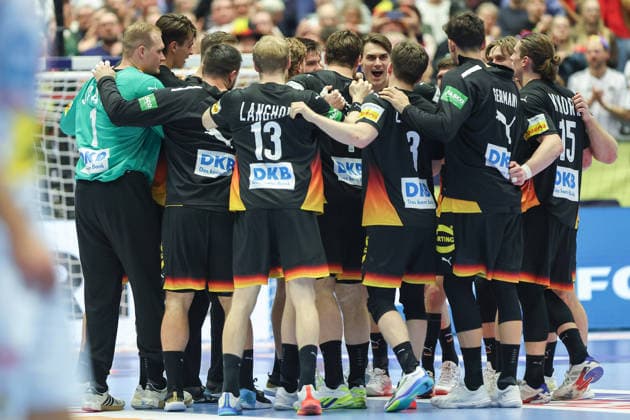 Germany Spain, EHF European Handball Championship 2026 German team celebrating after the victory Handball EHF European Championship, international match between Germany and Spain on January 19, 2026 in Herning Denmark , Herning Denmark Jyske Bank Boxen