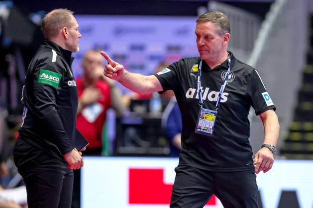 19 01 2026, Handball, Men s EHF EURO 2026, Germany Spain, Jyske Bank Boxen in Herning, Denmark, Preliminary Round Headcoach Alfred Gislason Germany hc cheering and gesticulating on the sidelines Denmark