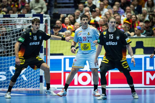 HERNING, DENMARK - JANUARY 19: Julian Köster (Germany, 18), Abel Serdio Guntin (Spain, 20), Juri Knorr (Germany, 15) during the EHF EURO 2026 match between Germany vs Spain at Jyske Bank Boxen Arena on matchday 3 of the Group Matches Group A on January 19, 2026 in Herning, Denmark. Midtjylland Denmark Copyright: xMarioxM.xKobergx