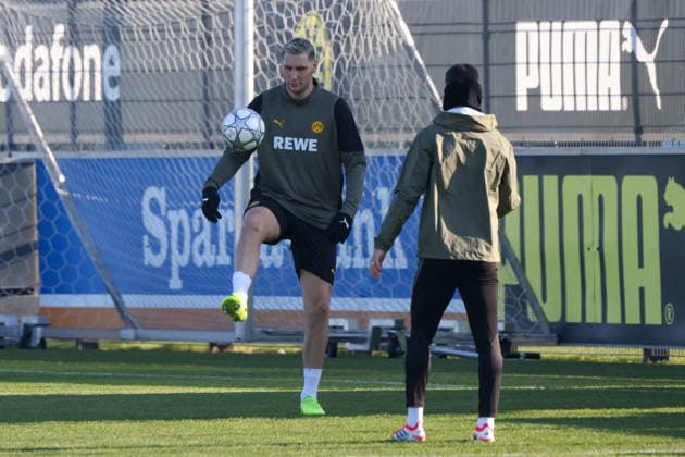 Dortmund, Germany January 19, 2026 Champions League 2025 2026 Borussia Dortmund final training In the picture from left Niklas Süle Suele BVB at the final training in Dortmund before the UCL match against Tottenham Hotspur in London Training ground Hohenbuschei North Rhine-Westphalia Copyright: xFotostandx xFantinix