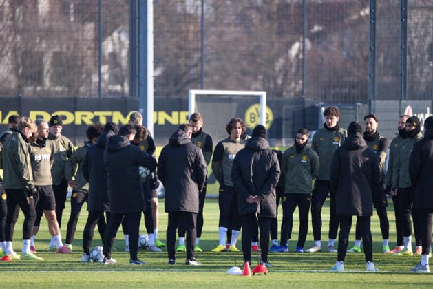 Dortmund, Germany 19 January 2026 Champions League 2025 2026 Borussia Dortmund final training session Pictured The Borussia Dortmund players in the team circle at the final training session in Dortmund ahead of the UCL match against Tottenham Hotspur in London Hohenbuschei training ground North Rhine-Westphalia Copyright: xFotostandx xFantinix