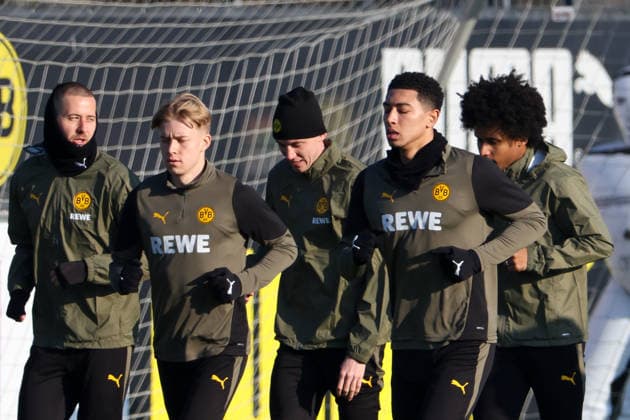 Dortmund, Germany 19 January 2026 Champions League 2025 2026 Borussia Dortmund final training In the picture from left Waldemar Anton BVB , Daniel Svensson BVB , Maximilian Beier BVB , Jobe Bellingham BVB and Karim Adeyemi BVB at the final training in Dortmund before the UCL match against Tottenham Hotspur in London Training ground Hohenbuschei North Rhine-Westphalia Copyright: xFotostandx xFantinix
