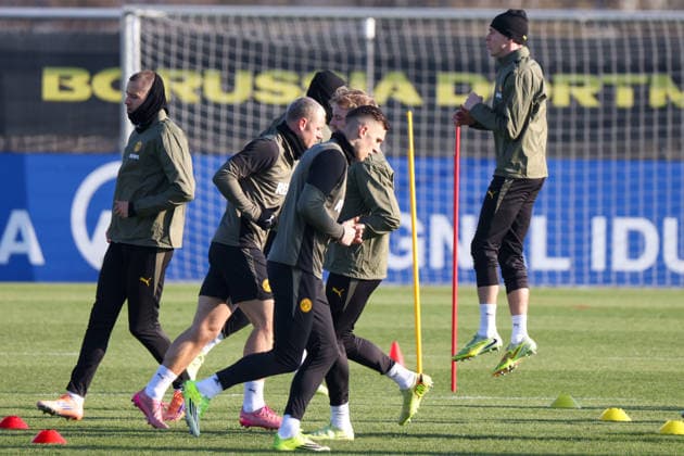 Dortmund, Germany 19 January 2026 Champions League 2025 2026 Borussia Dortmund final training In the picture from left Waldemar Anton BVB , Julian Ryerson BVB and Maximilian Beier BVB at the final training in Dortmund before the UCL match against Tottenham Hotspur in London Training ground Hohenbuschei North Rhine-Westphalia Copyright: xFotostandx xFantinix