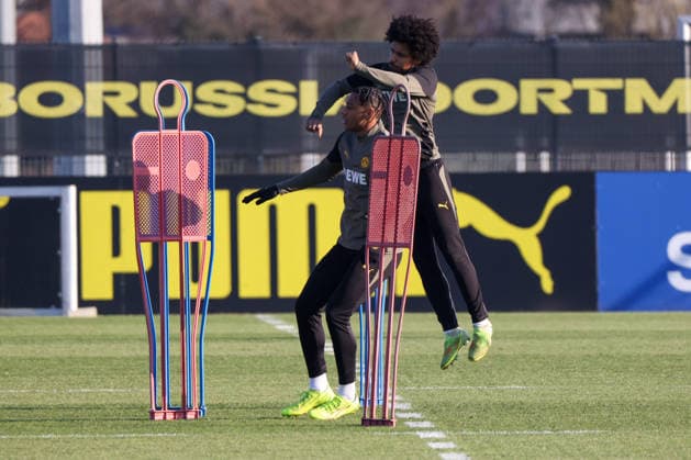Dortmund, Germany 19 January 2026 Champions League 2025 2026 Borussia Dortmund final training In the picture from left Filippo Mane BVB and Karim Adeyemi BVB at the final training in Dortmund before the UCL match against Tottenham Hotspur in London Training ground Hohenbuschei North Rhine-Westphalia Copyright: xFotostandx xFantinix