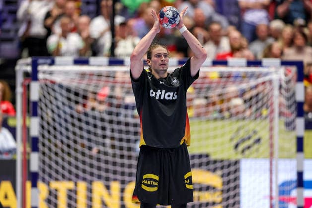 19 01 2026, Handball, Men s EHF EURO 2026, Germany Spain, Jyske Bank Boxen in Herning, Denmark, Preliminary Round Juri Knorr Germany 15 gesticulating on the pitch Denmark