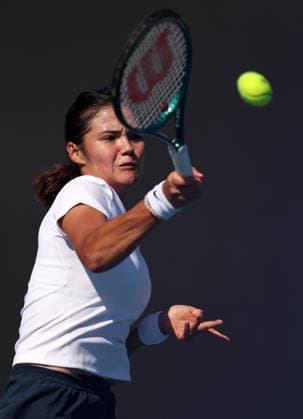 Emma Raducanu on the practice courts Australian Open tennis tournament, Day Three, Melbourne Park, Australia - 20 Jan 2026Melbourne Melbourne Park Victoria (VIC) Australia  Copyright: xEllaxLing Shutterstockx 16303003ak