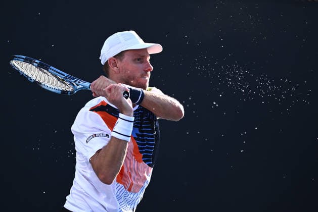 TENNIS AUSTRALIAN OPEN, James Duckworth of Australia returns to Dino Prizmic of Croatia during their Men™s 1st round match on day 3 of the 2026 Australian Open tennis tournament at Melbourne Park in Melbourne, Tuesday, January 20, 2026. ( NO ARCHIVING MELBOURNE VICTORIA AUSTRALIA  Copyright: xJOELxCARRETTx 20260120118379712500