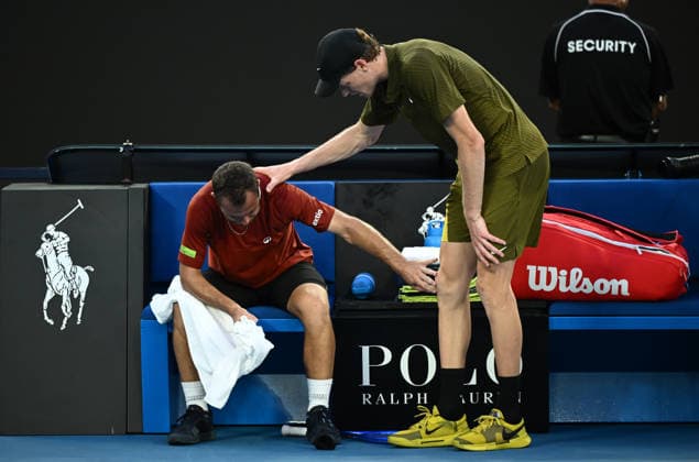 TENNIS AUSTRALIAN OPEN, Jannik Sinner of Italy reacts with Hugo Gaston of France after he retired from the Men™s 1st round match on day 3 of the 2026 Australian Open tennis tournament at Melbourne Park in Melbourne, Tuesday, January 20, 2026. ( NO ARCHIVING MELBOURNE VICTORIA AUSTRALIA  Copyright: xJOELxCARRETTx 20260120186607144929