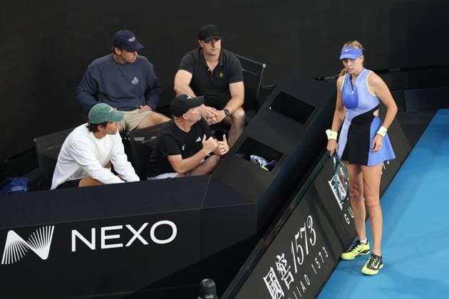 Katie Boulter talks to her team during her first round match Australian Open tennis tournament, Day Three, Melbourne Park, Australia - 20 Jan 2026Melbourne Melbourne Park Victoria (VIC) Australia  Copyright: xRachelxBach Shutterstockx 16303004dz