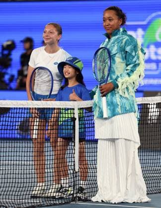 Antonia Ruzic and Naomi Osaka ahead of their first round match Australian Open tennis tournament, Day Three, Melbourne Park, Australia - 20 Jan 2026Melbourne Melbourne Park Victoria (VIC) Australia  Copyright: xEllaxLing Shutterstockx 16303003ji