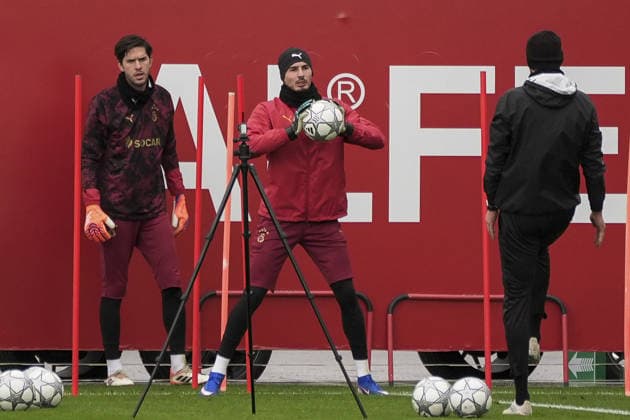 Galatasaray s training session ahead of Atletico Madrid match ISTANBUL, TURKIYE - JANUARY 20: Ugurcan Cakir (C) of Galatasaray attends a training session ahead of the UEFA Champions League week 7 match against Atletico Madrid, at Kemerburgaz Metin Oktay Facilities in Istanbul, Turkiye on January 20, 2026. Arife Karakum Anadolu Istanbul Turkey. Editorial use only. Please get in touch for any other usage.  Copyright: x2026xAnadoluxArifexKarakumx