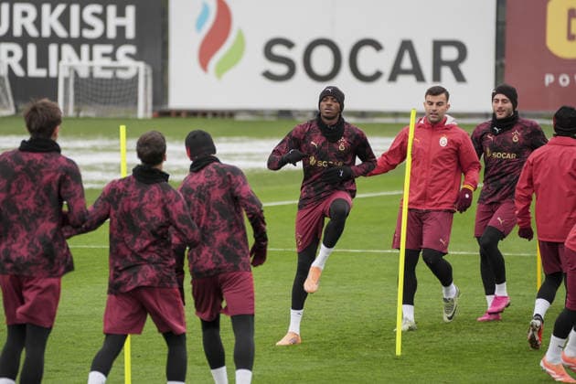 Galatasaray s training session ahead of Atletico Madrid match ISTANBUL, TURKIYE - JANUARY 20: Victor Osimhen (C) of Galatasaray attends a training session ahead of the UEFA Champions League week 7 match against Atletico Madrid, at Kemerburgaz Metin Oktay Facilities in Istanbul, Turkiye on January 20, 2026. Arife Karakum Anadolu Istanbul Turkey. Editorial use only. Please get in touch for any other usage.  Copyright: x2026xAnadoluxArifexKarakumx