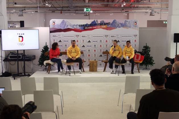 MUENCHEN, GERMANY- JANUARY 20: DOSB press conference, PK, Pressekonferenz for Milano Cortina 2026 Olympic Games, Olympische Spiele, Olympia, OS with Eva Werthmann (DOSB Press Spokesperson, left), Fabio Wagner Ice hockey, Eishockey , Jana Fischer (Snowboardcross) and Olaf Tabor (Chef de Mission of Team D), on January 20, 2026 in Munich, Germany. Bavaria Germany Copyright: xPhotographer:xNilsxKoepkex