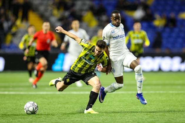 Kairat s Jorginho and Club s Carlos Forbs fight for the ball during a soccer game between Kazakh FC Kairat Almaty and Belgian Club Brugge KV, Tuesday 20 January 2026 in Astana, Kazakhstan, on day seven of the League phase of the UEFA Champions League tournament. BRUNOxFAHY  x157267763x