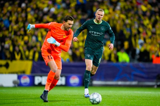 Football, Champions League 2025 2026 Bodo Glimt Manchester City Bodo 20260120 Bodo Glimt s Nikita Haikin left and Manchester City s Erling Braut Haaland in the Champions League football match between Bodo Glimt and Manchester City at Aspmyra Stadium Photo Fredrik Varfjell NTB Bodo Norway EDITORIAL USE ONLY RESTRICTED USE FOR BETTING COMPANIES  Copyright: xFredrikxVarfjellx xNTBx