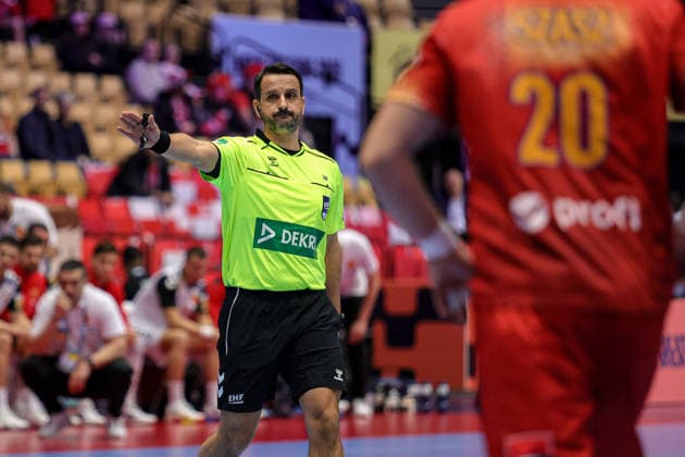 Referees in the Match between NORTH MACEDONIA VS ROMANIA, valid for Men s EHF EURO 2026 at Jyske Bank Boxen in Herning on 20 January 2026. Herning Jyske Bank Boxen Herning Denmark Copyright: xIMAGOx xPRIMExSPORTSxIMAGESx xANGELOxMOREIRAx