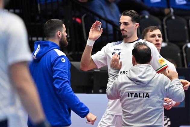 Italy s Mikael Helmersson celebrates after scoring during the 2026 EHF European Men s Handball Championship the EHF Euro 2026 match between Poland and Italy at Kristianstad Arena, in Kristianstad, Sweden, on January 20, 2026 KRISTIANSTAD SWEDEN x50090x  Copyright: xJohanxNilsson TTx EHF EURO 2026 POLAND-ITALY