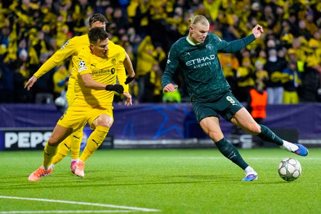 Football, Champions League 2025 2026 Bodo Glimt Manchester City Bodo 20260120 Bodo Glimt s Jostein Gundersen and Manchester City s Erling Braut Haaland in the Champions League football match between Bodo Glimt and Manchester City at Aspmyra Stadium Photo Fredrik Varfjell NTB Bodo Norway EDITORIAL USE ONLY RESTRICTED USE FOR BETTING COMPANIES  Copyright: xFredrikxVarfjellx xNTBx