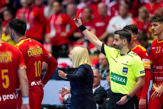 EHF Handball European Championship North Macedonia Romania Red card for Romania s Stefan Cumpanici after clash with North Macedonia s Pavle Atanasijevikj during the men s handball match between North Macedonia and Romania in EHF Euro 2026 Group B at Jyske Bank Boxen in Herning on Tuesday, January 20, 2026 Photo Bo Amstrup Ritzau Scanpix , Herning Denmark Mors  Copyright: BoxAmrstrupx xRitzauxScanpix BoxAmstrupx spdk20260120-195340-L