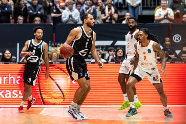 GER, BKT EuroCup, Season 2025 2026, Niners Chemnitz Cosea JL Bourg en Bresse 20 01 2026, Fair, Chemnitz, GER, BKT EuroCup, Season 2025 2026, Niners Chemnitz Cosea JL Bourg en Bresse Antony Labanca Cosea JL Bourg en Bresse 8 Photo Alexander Trienitz Chemnitz Fair Saxony Germany