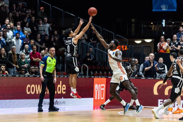 GER, BKT EuroCup, season 2025 2026, Niners Chemnitz Cosea JL Bourg en Bresse 20 01 2026, Messe, Chemnitz, GER, BKT EuroCup, season 2025 2026, Niners Chemnitz Cosea JL Bourg en Bresse Darius Mcghee Cosea JL Bourg en Bresse 0 , Amadou Sow Niners Chemnitz, 12 Foto Alexander Trienitz Chemnitz Messe Sachsen Germany