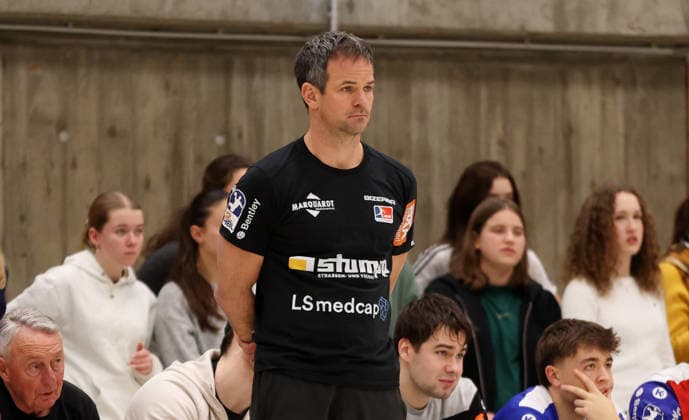20 01 2026, Germany, Asperg, Handball TVB Stuttgart vs HBW Balingen Weilstetten, HBW coach Matthias Flohr