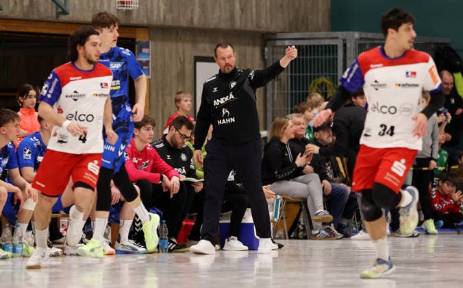20 01 2026, Germany, Asperg, Handball TVB Stuttgart vs HBW Balingen Weilstetten, TVB coach Misha Kauffmann