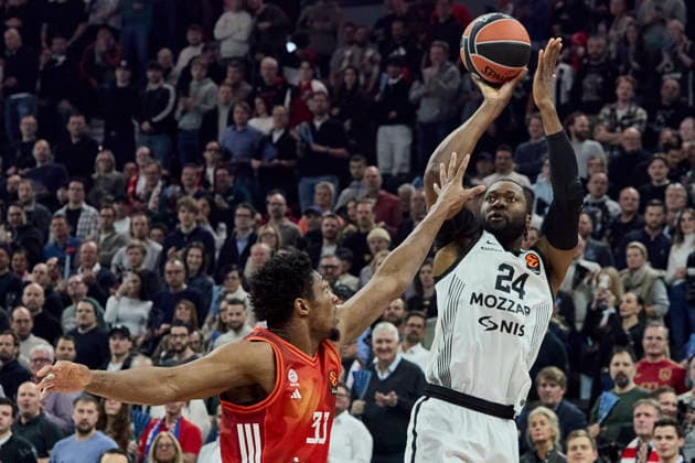 Turkish Airlines EuroLeague Basketball, FC Bayern Munich Basketball vs Partizan Mozzart Bet Belgrade, Munich FC Bayern Basketball, Munich FC Bayern Basketball, Belgrade Partizan Mozzart Bet, 2026 01 20 in Munich SAP Garden FERNANDO Bruno Partizan Mozzart Bet Belgrade Center Nr 24 PAR24 , MCCORMACK David FC Bayern Munich Basketball Center Nr 33 BAY33 sportworld München SAP Garden Bayern Deutschland